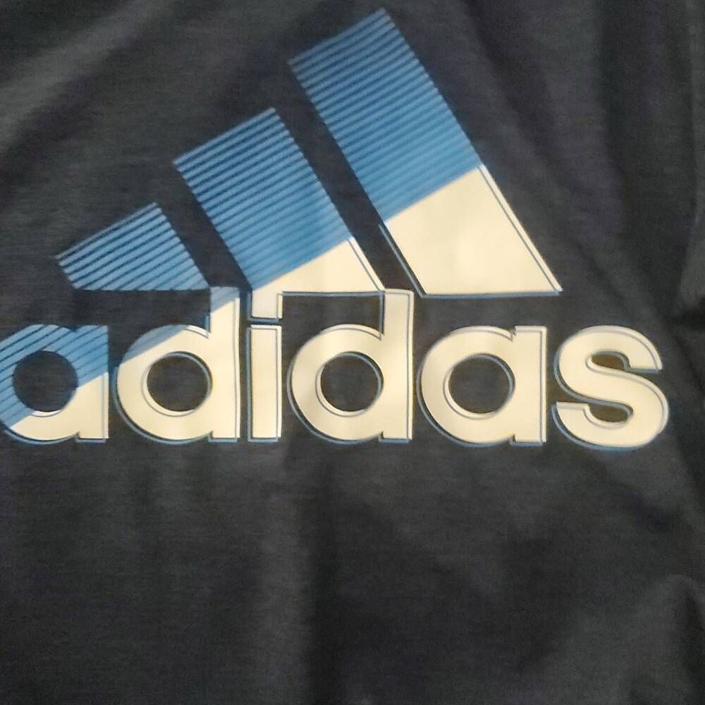 NWOT ADIDAS UNISEX DRI FIT SHIRT - Picture 3 of 3